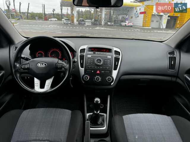 Синій Кіа Сід, об'ємом двигуна 1.4 л та пробігом 293 тис. км за 5800 $, фото 4 на Automoto.ua