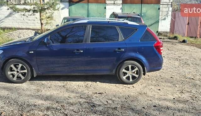 Синий Киа Сид, объемом двигателя 1.6 л и пробегом 310 тыс. км за 5500 $, фото 2 на Automoto.ua