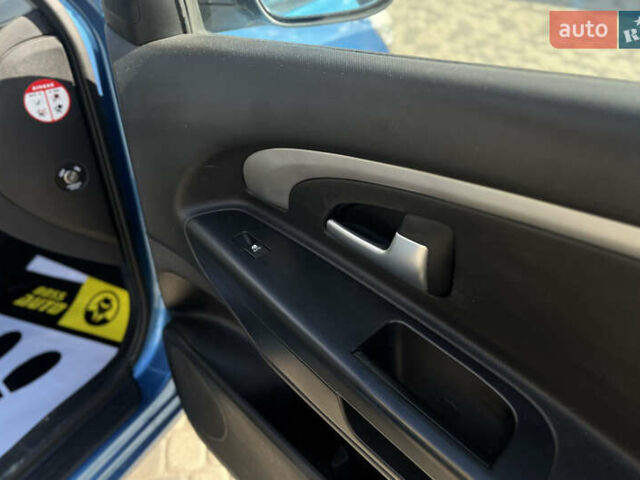 Синий Киа Сид, объемом двигателя 1.58 л и пробегом 325 тыс. км за 5600 $, фото 9 на Automoto.ua