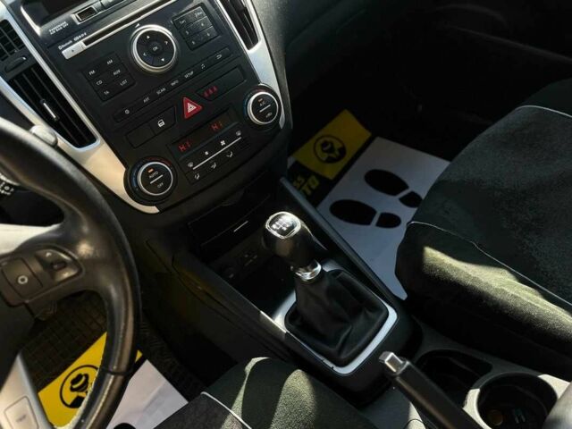 Синий Киа Сид, объемом двигателя 1.6 л и пробегом 325 тыс. км за 5600 $, фото 18 на Automoto.ua