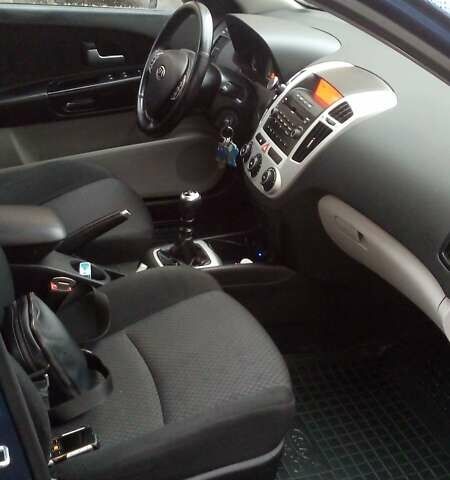 Синий Киа Сид, объемом двигателя 1.6 л и пробегом 250 тыс. км за 5700 $, фото 11 на Automoto.ua