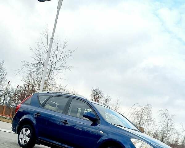 Синий Киа Сид, объемом двигателя 1.4 л и пробегом 168 тыс. км за 6200 $, фото 5 на Automoto.ua