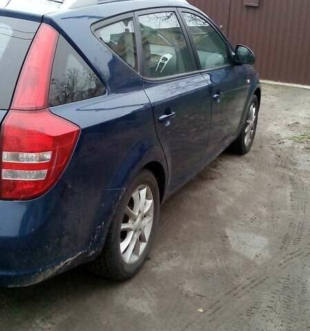 Синий Киа Сид, объемом двигателя 1.6 л и пробегом 250 тыс. км за 5700 $, фото 2 на Automoto.ua