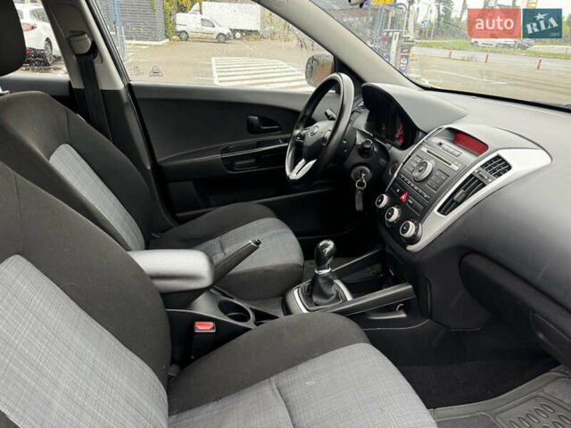 Синій Кіа Сід, об'ємом двигуна 1.4 л та пробігом 293 тис. км за 5800 $, фото 8 на Automoto.ua