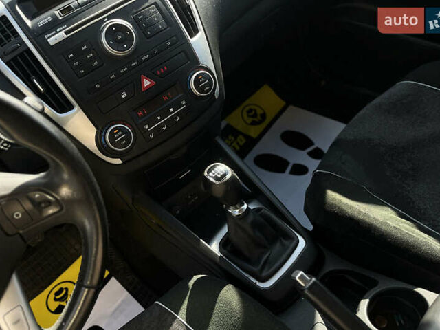 Синий Киа Сид, объемом двигателя 1.58 л и пробегом 325 тыс. км за 5600 $, фото 18 на Automoto.ua