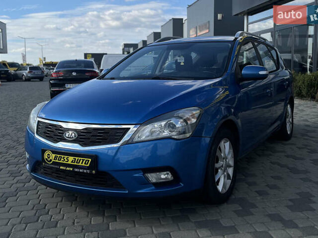 Синий Киа Сид, объемом двигателя 1.58 л и пробегом 325 тыс. км за 5600 $, фото 2 на Automoto.ua