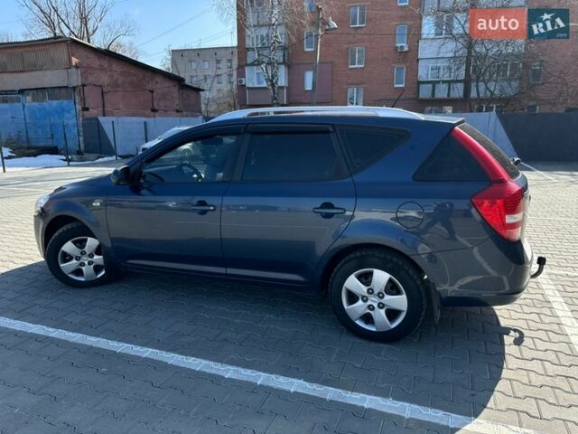 Синій Кіа Сід, об'ємом двигуна 1.4 л та пробігом 220 тис. км за 6999 $, фото 14 на Automoto.ua