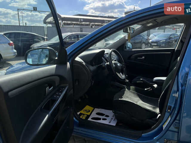 Синий Киа Сид, объемом двигателя 1.58 л и пробегом 325 тыс. км за 5600 $, фото 15 на Automoto.ua