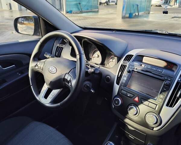 Синий Киа Сид, объемом двигателя 1.4 л и пробегом 217 тыс. км за 6200 $, фото 35 на Automoto.ua