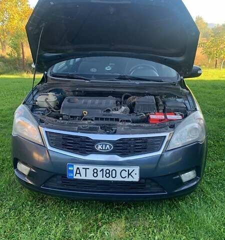Синий Киа Сид, объемом двигателя 1.58 л и пробегом 280 тыс. км за 5500 $, фото 10 на Automoto.ua