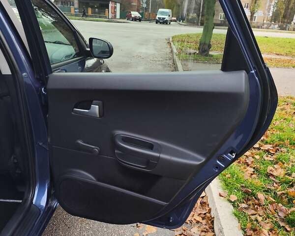 Синій Кіа Сід, об'ємом двигуна 1.4 л та пробігом 217 тис. км за 6300 $, фото 30 на Automoto.ua