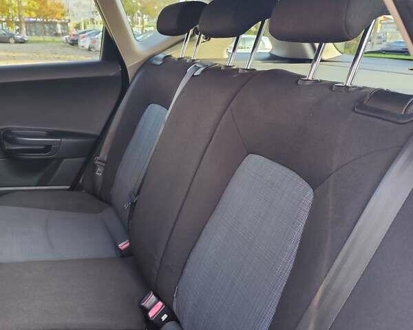 Синій Кіа Сід, об'ємом двигуна 1.4 л та пробігом 217 тис. км за 6200 $, фото 14 на Automoto.ua