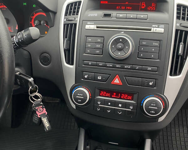 Синий Киа Сид, объемом двигателя 1.58 л и пробегом 276 тыс. км за 6750 $, фото 15 на Automoto.ua
