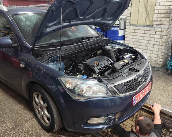 Синій Кіа Сід, об'ємом двигуна 1.4 л та пробігом 217 тис. км за 6000 $, фото 49 на Automoto.ua