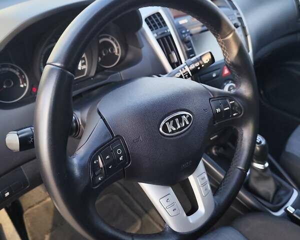 Синій Кіа Сід, об'ємом двигуна 1.4 л та пробігом 217 тис. км за 6200 $, фото 15 на Automoto.ua