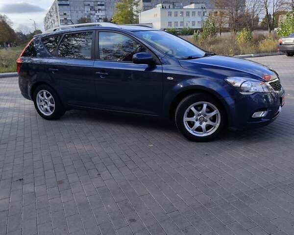 Синий Киа Сид, объемом двигателя 1.4 л и пробегом 217 тыс. км за 6000 $, фото 4 на Automoto.ua