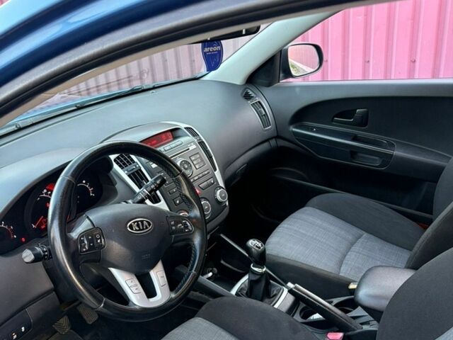 Синий Киа Сид, объемом двигателя 1.6 л и пробегом 217 тыс. км за 6450 $, фото 3 на Automoto.ua