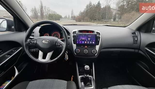Синий Киа Сид, объемом двигателя 1.4 л и пробегом 255 тыс. км за 6500 $, фото 19 на Automoto.ua