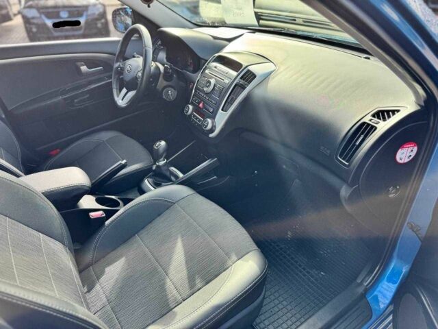 Синий Киа Сид, объемом двигателя 1.6 л и пробегом 221 тыс. км за 7500 $, фото 15 на Automoto.ua