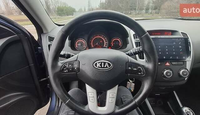 Синий Киа Сид, объемом двигателя 1.4 л и пробегом 255 тыс. км за 6500 $, фото 14 на Automoto.ua