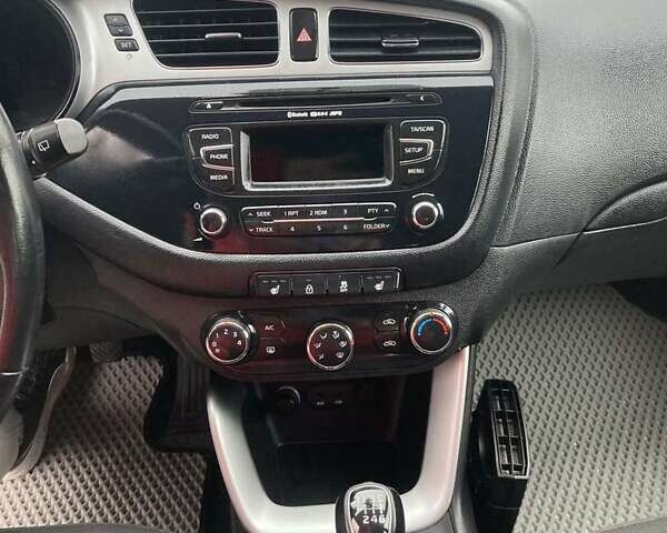 Синий Киа Сид, объемом двигателя 1.4 л и пробегом 225 тыс. км за 7800 $, фото 26 на Automoto.ua