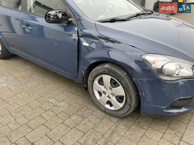 Синий Киа Сид, объемом двигателя 1.4 л и пробегом 210 тыс. км за 5250 $, фото 3 на Automoto.ua