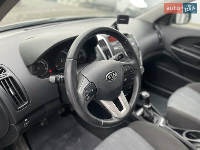 Синий Киа Сид, объемом двигателя 1.4 л и пробегом 210 тыс. км за 5250 $, фото 16 на Automoto.ua