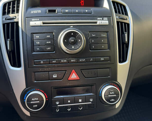 Синій Кіа Сід, об'ємом двигуна 1.58 л та пробігом 223 тис. км за 7100 $, фото 11 на Automoto.ua