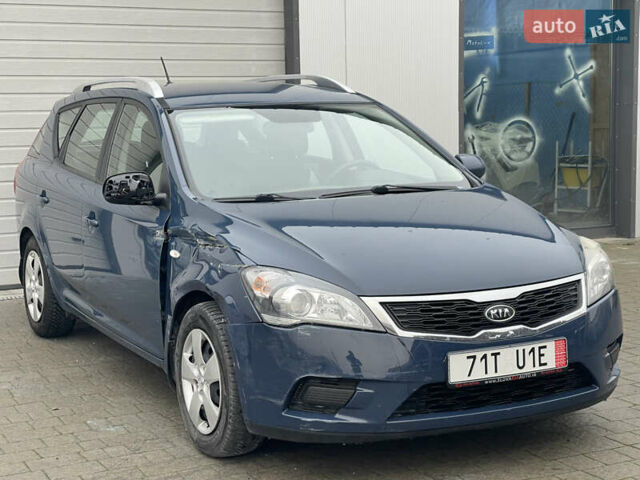 Синий Киа Сид, объемом двигателя 1.4 л и пробегом 210 тыс. км за 5250 $, фото 2 на Automoto.ua