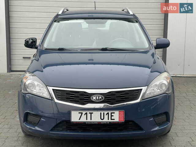 Синий Киа Сид, объемом двигателя 1.4 л и пробегом 210 тыс. км за 5250 $, фото 1 на Automoto.ua