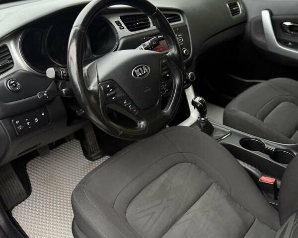 Синий Киа Сид, объемом двигателя 1.4 л и пробегом 227 тыс. км за 7650 $, фото 18 на Automoto.ua