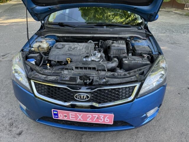 Синий Киа Сид, объемом двигателя 1.6 л и пробегом 217 тыс. км за 7100 $, фото 5 на Automoto.ua