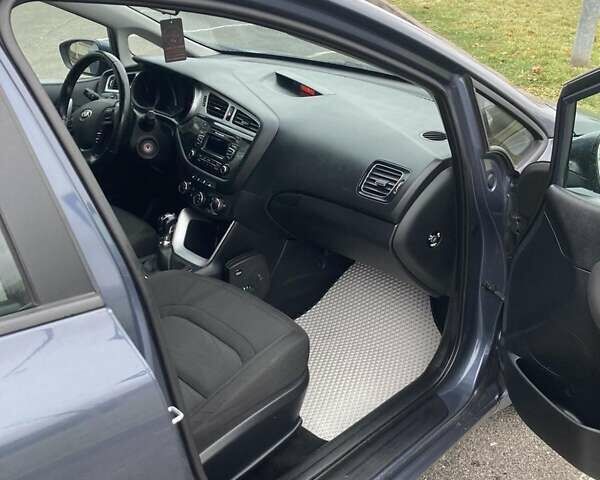 Синий Киа Сид, объемом двигателя 1.4 л и пробегом 225 тыс. км за 7800 $, фото 14 на Automoto.ua
