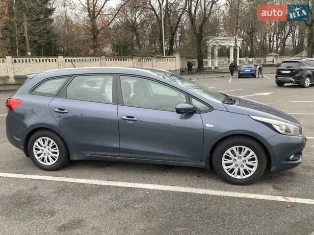 Синий Киа Сид, объемом двигателя 1.4 л и пробегом 225 тыс. км за 7800 $, фото 3 на Automoto.ua