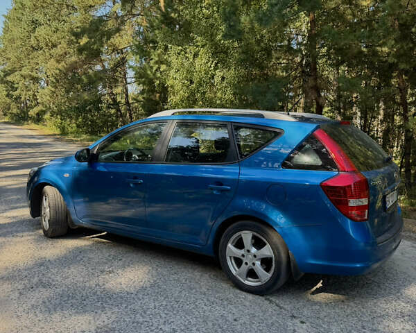 Синий Киа Сид, объемом двигателя 1.58 л и пробегом 220 тыс. км за 7100 $, фото 4 на Automoto.ua