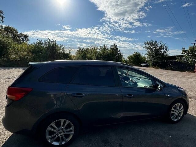 Синий Киа Сид, объемом двигателя 1.4 л и пробегом 233 тыс. км за 7800 $, фото 3 на Automoto.ua