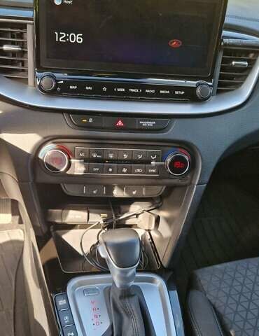 Синий Киа Сид, объемом двигателя 0 л и пробегом 225 тыс. км за 12192 $, фото 15 на Automoto.ua