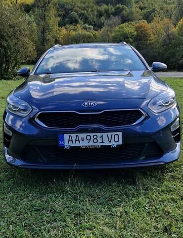 Синий Киа Сид, объемом двигателя 0 л и пробегом 225 тыс. км за 12192 $, фото 5 на Automoto.ua