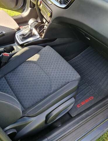 Синий Киа Сид, объемом двигателя 0 л и пробегом 225 тыс. км за 12192 $, фото 11 на Automoto.ua