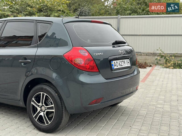 Зелений Кіа Сід, об'ємом двигуна 1.6 л та пробігом 239 тис. км за 5250 $, фото 7 на Automoto.ua