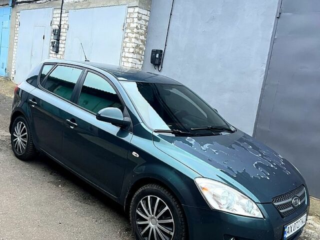 Зелений Кіа Сід, об'ємом двигуна 2 л та пробігом 300 тис. км за 4100 $, фото 2 на Automoto.ua