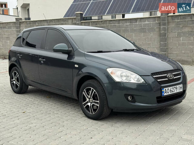 Зелений Кіа Сід, об'ємом двигуна 1.6 л та пробігом 239 тис. км за 5250 $, фото 9 на Automoto.ua