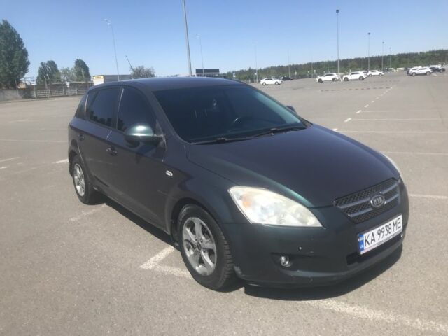 Зеленый Киа Сид, объемом двигателя 1.6 л и пробегом 280 тыс. км за 4500 $, фото 1 на Automoto.ua