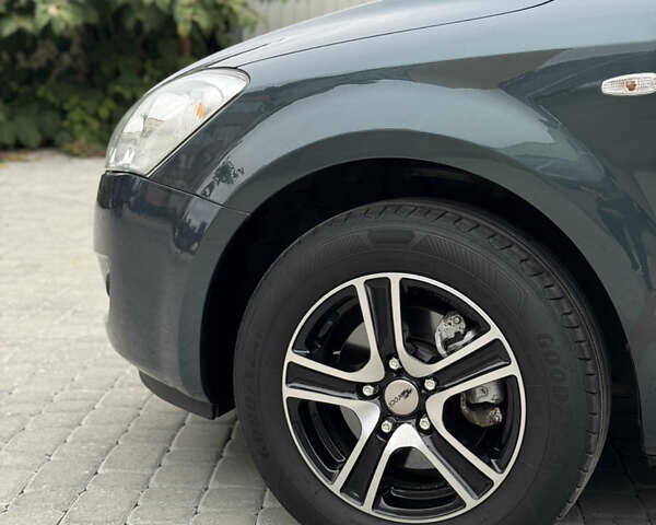 Зелений Кіа Сід, об'ємом двигуна 1.6 л та пробігом 239 тис. км за 5250 $, фото 4 на Automoto.ua