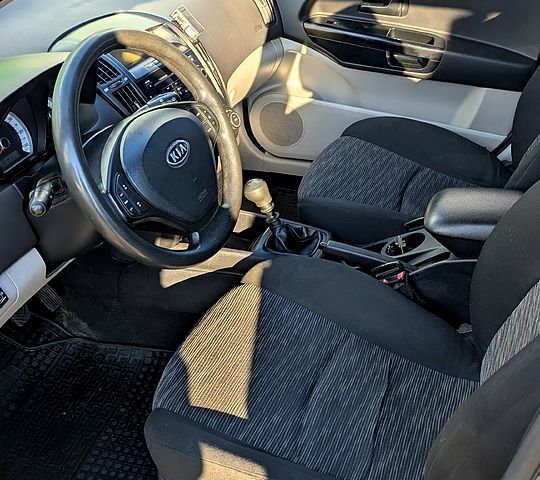 Зеленый Киа Сид, объемом двигателя 1.4 л и пробегом 221 тыс. км за 5700 $, фото 9 на Automoto.ua