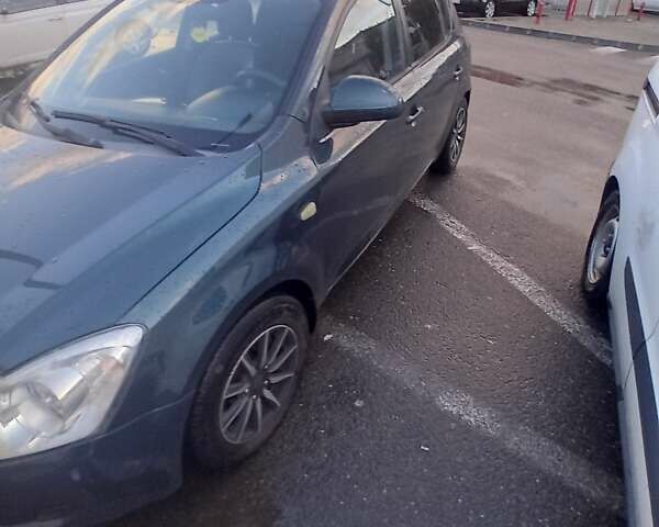 Зелений Кіа Сід, об'ємом двигуна 1.58 л та пробігом 213 тис. км за 3799 $, фото 1 на Automoto.ua