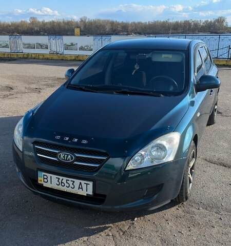 Зеленый Киа Сид, объемом двигателя 1.4 л и пробегом 221 тыс. км за 5200 $, фото 1 на Automoto.ua