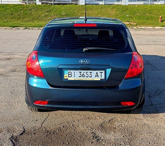 Зеленый Киа Сид, объемом двигателя 1.4 л и пробегом 221 тыс. км за 5700 $, фото 5 на Automoto.ua