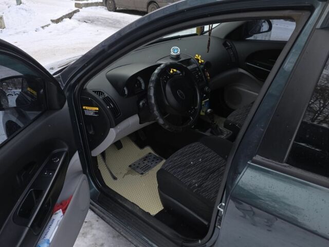 Зеленый Киа Сид, объемом двигателя 1.6 л и пробегом 180 тыс. км за 6000 $, фото 4 на Automoto.ua