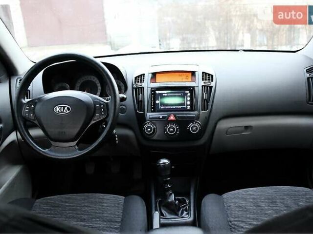 Зелений Кіа Сід, об'ємом двигуна 1.6 л та пробігом 166 тис. км за 7200 $, фото 28 на Automoto.ua